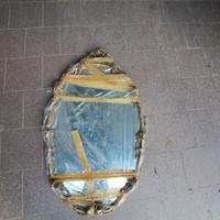 Specchio con cornice in legno stile antico