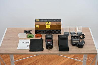 Nikon SB-5000 Flash Speedlight i-TTL + batterie