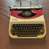 MACCHINA DA SCRIVERE PORTATILE ANNI 60’