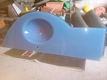 lavandino in vetro angolo scheggiato