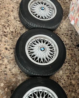 Cerchi in lega BMW da 15 completi di gomme