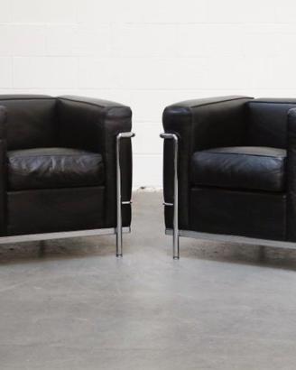 Coppia di poltrone LC2 by MDF Italia in pelle nera