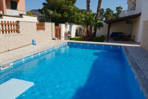 Casa vacanza con piscina privata torre dell'orso