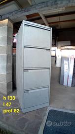 Cassettiera in metallo