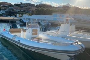 Gommone Flyer 7.50  Motorizzato Suzuki 250hp