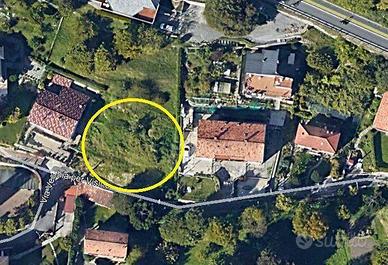 Terreno di 810 m² a Asso