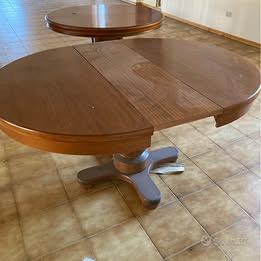 Tavolo in legno massiccio allungabile