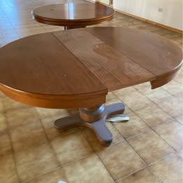 Tavolo in legno massiccio allungabile