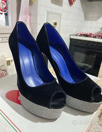 Tacchi neri con plateau