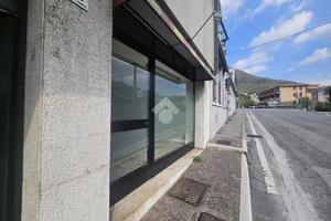 NEGOZIO A LUMEZZANE