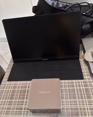 GEEKOM A5 + MONITOR PORTATILE