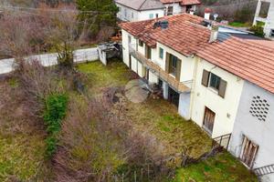 3 LOCALI A SCOPPITO