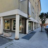 MONFALCONE Centralissimo locale commerciale /L-312