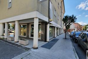 MONFALCONE Centralissimo locale commerciale /L-312
