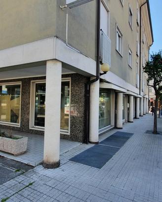MONFALCONE Centralissimo locale commerciale /L-312