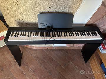 YAMAHA P-143 Nero