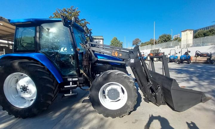 TRATTORE USATO NEW HOLLAND TL90