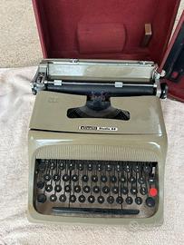 Titolo: Macchina da scrivere Olivetti Studio 44