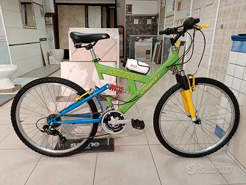 Mountain bike bicicletta Full Nuova