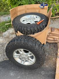 Gomme e cerchi jeep con gomme nuove mai usate