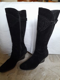 Stivali da donna neri di pelle con zeppa numero 39