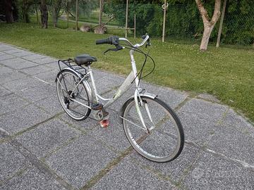bicicletta donna con ruote da 24 pollici e cambio 
