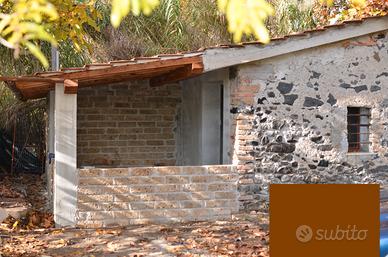 Fabbricato con 2000mt terreno