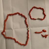 bracciale, collana ciondoli di corallo 