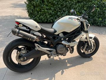 Ducati Monster 696