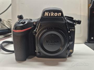 Nikon D750 con 3 batterie e battery grip.