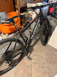 Bici da mountain bike pinarello dogma xc