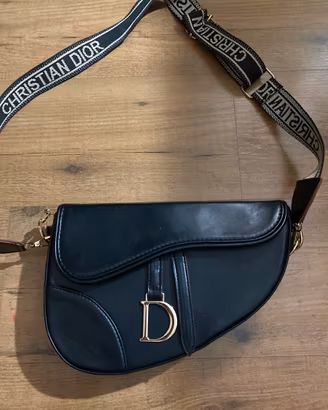 Borsa modello saddle - stile Dior
