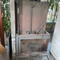 Caminetto in metallo ritiro a mano