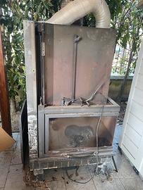 Caminetto in metallo ritiro a mano