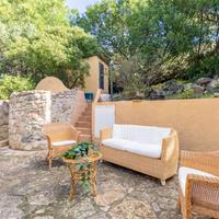 Villa esclusiva con giardino a Torre delle Stelle