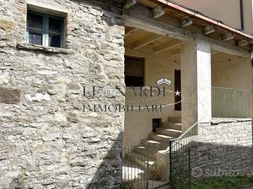 Appartamento di 100 m² con 5 locali e box auto a B