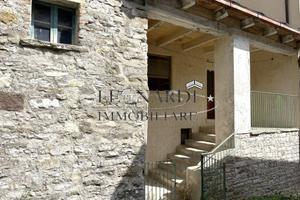 Appartamento di 100 m² con 5 locali e box auto a B