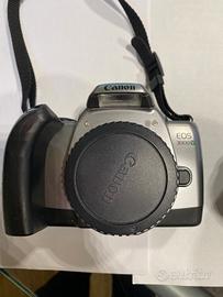 Canon EOS 3000 accessoriata