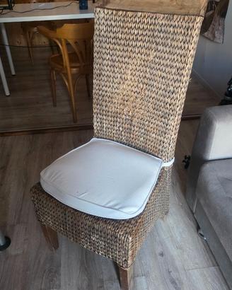 Sedia in legno e paglia intrecciata con cuscino