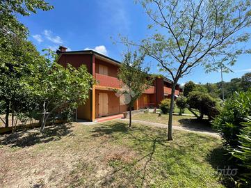 VILLA A SCHIERA D'ANGOLO A COTIGNOLA