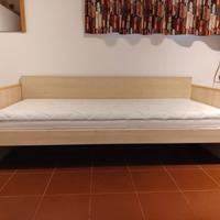 Letto singolo con mobile