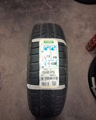 1856515 185/65R15 185/65 R15 NOKIAN INVERNALE