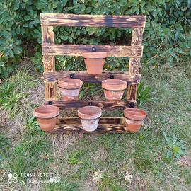 Portavasi in legno rustico effetto bruciato.