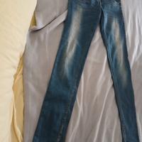 jeans e maglietta Adidas