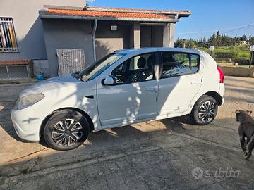 Dacia sandero adatta anche a neopatentati