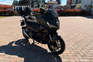 Honda forza 750 solo 250  km 03/2026