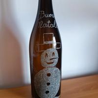 Bottiglia di vetro incisa con pupazzo di neve e bu