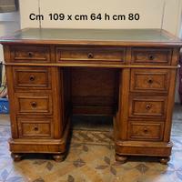 Scrvania antica in radica di noce