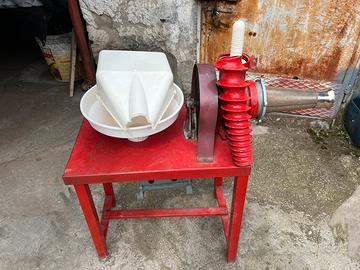 Passa pomodoro elettrico, macchina pomodori