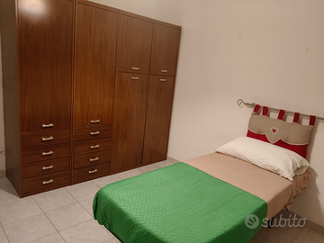 Camera Pomezia centralissima per insegnanti